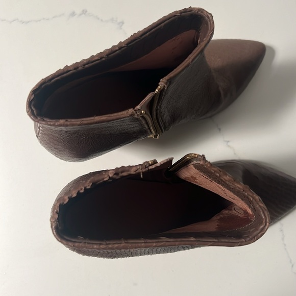 JOIE 'JALENA' SNAKE EMBOSSED POINTY TOE WEDGE BOOTIE SZ 39.5 BROWN - Picture 8 of 8